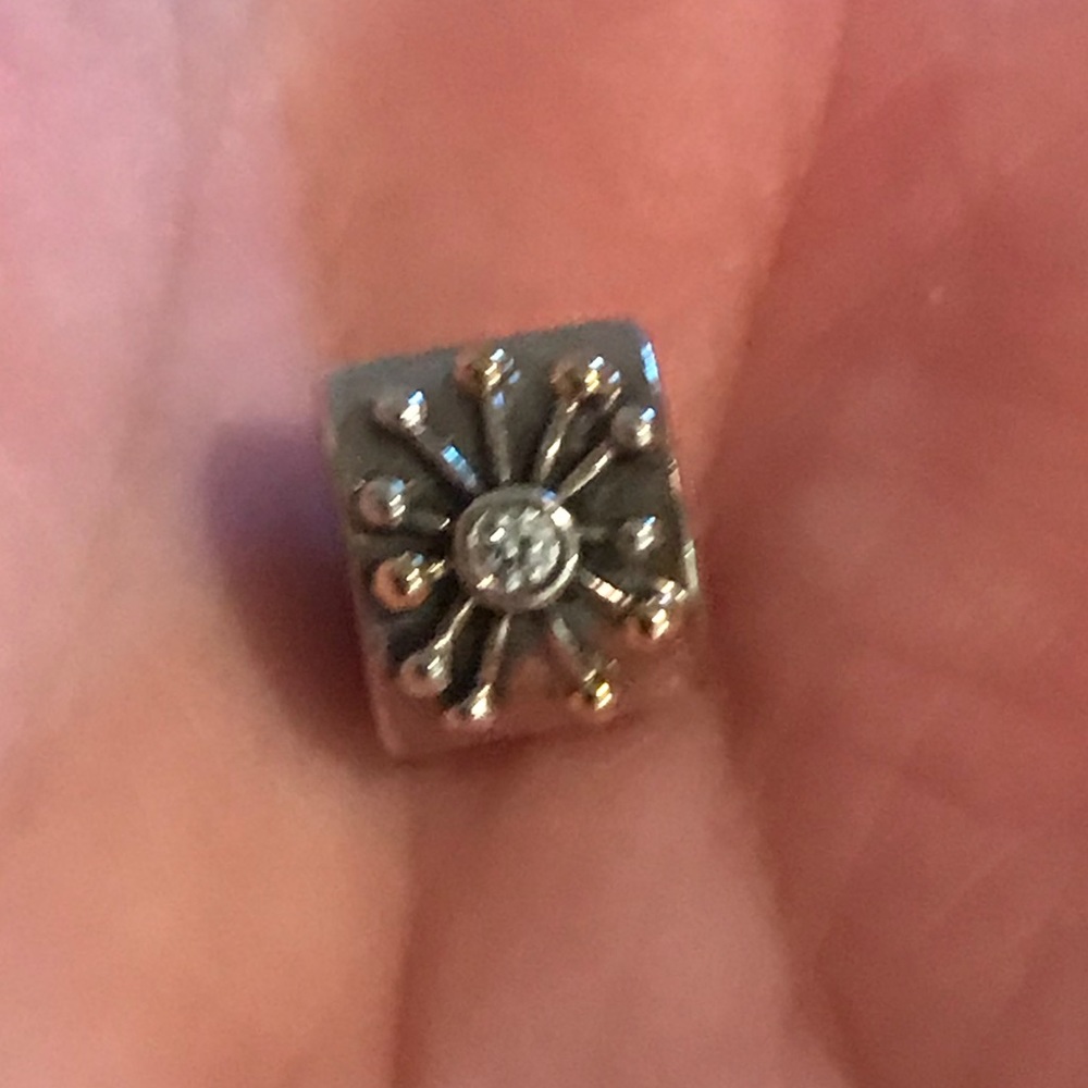 Authentic Pandora charm - Picture 2 of 5